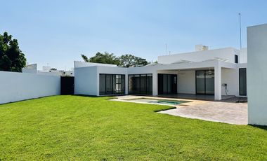 Hermosa Residencia de una Planta en Privada Residencial