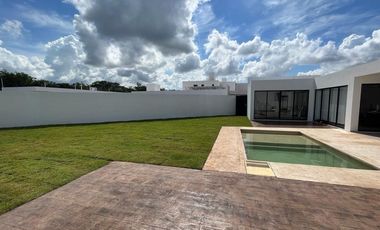 Hermosa Residencia de una Planta en Privada Residencial