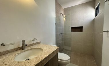 Hermosa Residencia de una Planta en Privada Residencial