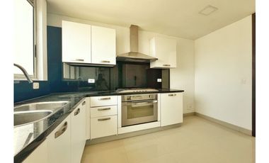 SE ARRIENDA APARTAMENTO EN CASTILLOGRANDE VISTA A LA BAHA CARTAGENA!