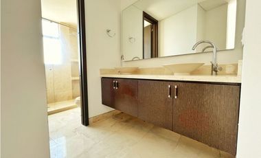 SE ARRIENDA APARTAMENTO EN CASTILLOGRANDE VISTA A LA BAHA CARTAGENA!