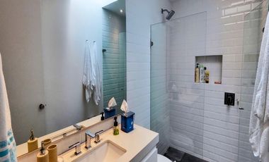 ¡Casa De Lujo Con Piscina Privada Y Diseño Arquitectónico Excepcional – ¡Tu Hogar Soñado Te Espera!