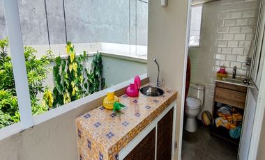 ¡Casa De Lujo Con Piscina Privada Y Diseño Arquitectónico Excepcional – ¡Tu Hogar Soñado Te Espera!