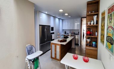 ¡Casa De Lujo Con Piscina Privada Y Diseño Arquitectónico Excepcional – ¡Tu Hogar Soñado Te Espera!