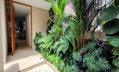 ¡Casa De Lujo Con Piscina Privada Y Diseño Arquitectónico Excepcional – ¡Tu Hogar Soñado Te Espera!