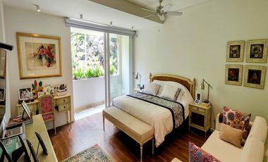 ¡Casa De Lujo Con Piscina Privada Y Diseño Arquitectónico Excepcional – ¡Tu Hogar Soñado Te Espera!