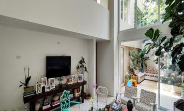 ¡Casa De Lujo Con Piscina Privada Y Diseño Arquitectónico Excepcional – ¡Tu Hogar Soñado Te Espera!