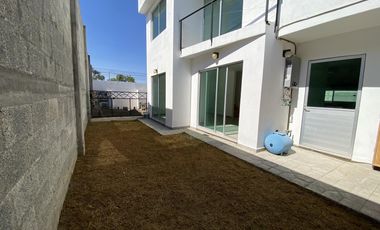 Casa en venta con tres recamaras y jardin en Ocotlán, Tlaxcala