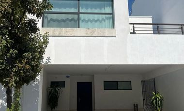 CASA EN RENTA EN FRACCIONAMIENTO VIVENZA, SAN NICOLÁS DE LOS GARZA, N.L., ZONA PASEO LA FE