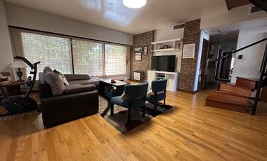 Chalet sobre 2 lotes en Barrio Los Cedros