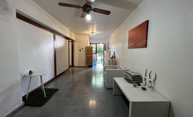 Chalet sobre 2 lotes en Barrio Los Cedros