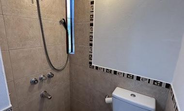 Chalet sobre 2 lotes en Barrio Los Cedros