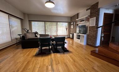 Chalet sobre 2 lotes en Barrio Los Cedros