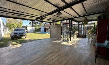 Chalet sobre 2 lotes en Barrio Los Cedros