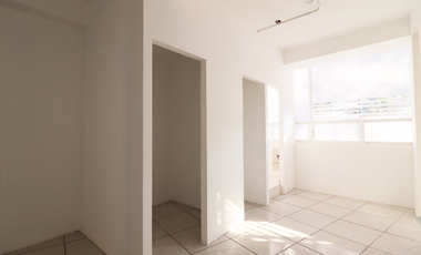 LOCAL COMERCIAL CON OFICINAS EN RENTA EN MORELIA, AV. ACUEDUCTO.