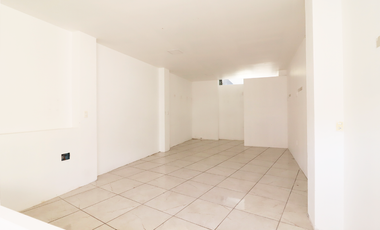 LOCAL COMERCIAL CON OFICINAS EN RENTA EN MORELIA, AV. ACUEDUCTO.