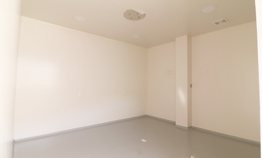 LOCAL COMERCIAL CON OFICINAS EN RENTA EN MORELIA, AV. ACUEDUCTO.