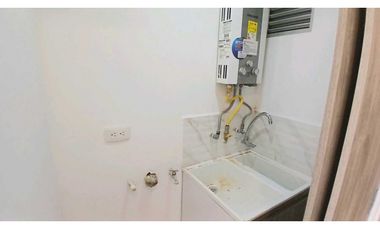 Arriendo apartamento Cuarto piso  con acesor en Cajica.