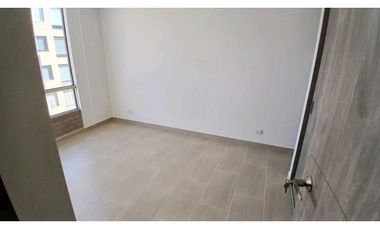 Arriendo apartamento Cuarto piso  con acesor en Cajica.