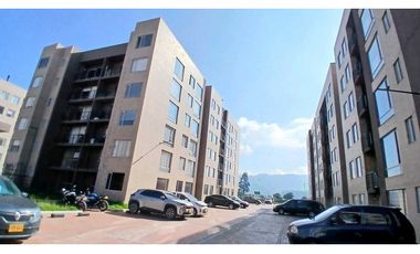 Arriendo apartamento Cuarto piso  con acesor en Cajica.