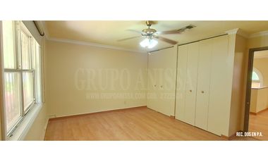 Se Vende Amplia Casa en Clayton