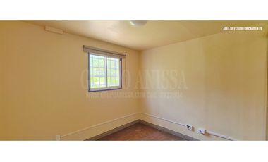 Se Vende Amplia Casa en Clayton