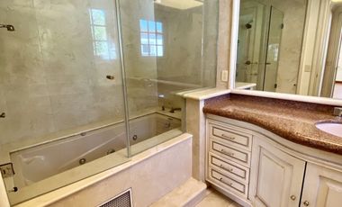 Casa en venta en Bosques de las Lomas