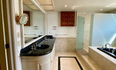 Casa en venta en Bosques de las Lomas
