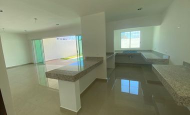 CASA  NUEVA EN PRIVADA RESIDENCIAL UBICADA EN CONKAL