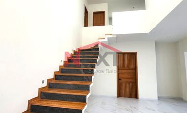 🏡 Casa de Lujo, La Escondida – 4 Recámaras, 1 en Planta Baja! DOBLE ALTURA 🔥