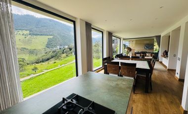 Alquiler de Casa Exclusiva en Macadamia del Río – La Calera