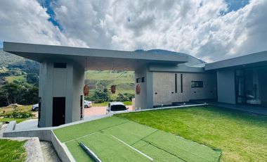 Alquiler de Casa Exclusiva en Macadamia del Río – La Calera