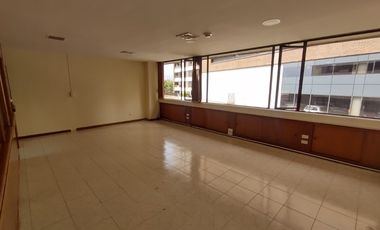 OFICINA EN ARRIENDO UBICADA EN EL POBLADO SECTOR MANILA