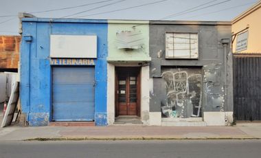 Arriendo 2 locales comerciales de 30 m2., centro de Quillota.