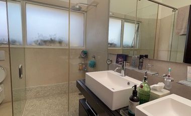 Excelente casa en condominio en venta en Bosques.