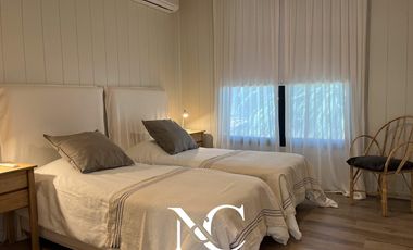 Casa en alquiler en Costa Esmeralda, entorno arbolado