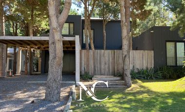 Casa en alquiler en Costa Esmeralda, entorno arbolado