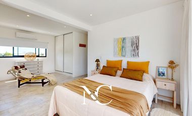 Casa en venta en Costa Esmeralda fondo al golf