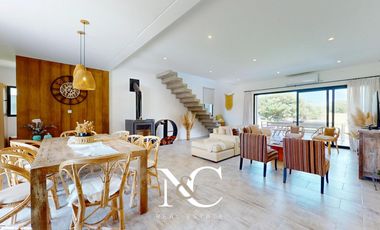 Casa en venta en Costa Esmeralda fondo al golf