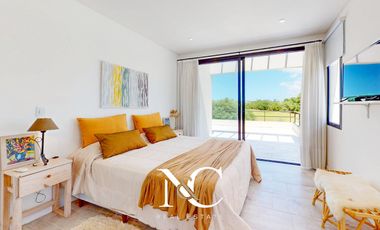 Casa en venta en Costa Esmeralda fondo al golf