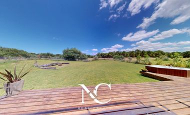 Casa en venta en Costa Esmeralda fondo al golf