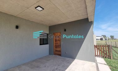 Casa en venta en Barrio Lagos de Canning II, con 3 dormitorios y piscina