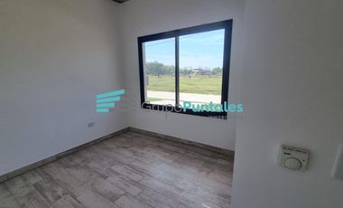 Casa en venta en Barrio Lagos de Canning II, con 3 dormitorios y piscina