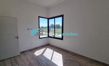 Casa en venta en Barrio Lagos de Canning II, con 3 dormitorios y piscina
