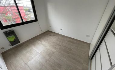 Duplex tipo casa en venta Villa Elisa