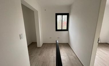 Duplex tipo casa en venta Villa Elisa