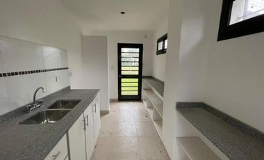 Duplex tipo casa en venta Villa Elisa