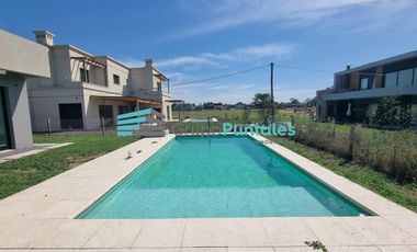 Casa venta en Barrio Lagos de Canning II, con 3 dormitorios y pileta