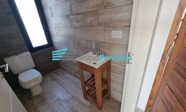 Casa venta en Barrio Lagos de Canning II, con 3 dormitorios y pileta