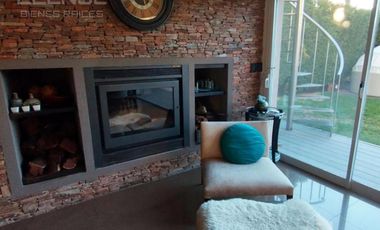 Casa 6 ambientes en 2 plantas en venta - Barrancas de Guido
